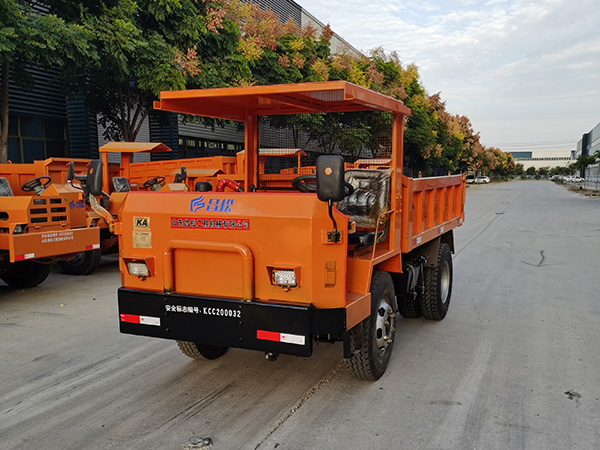 礦用運(yùn)輸車(chē)廠家介紹礦用運(yùn)輸車(chē)輪胎保養(yǎng)方法